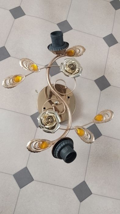 Продам люстры б/у