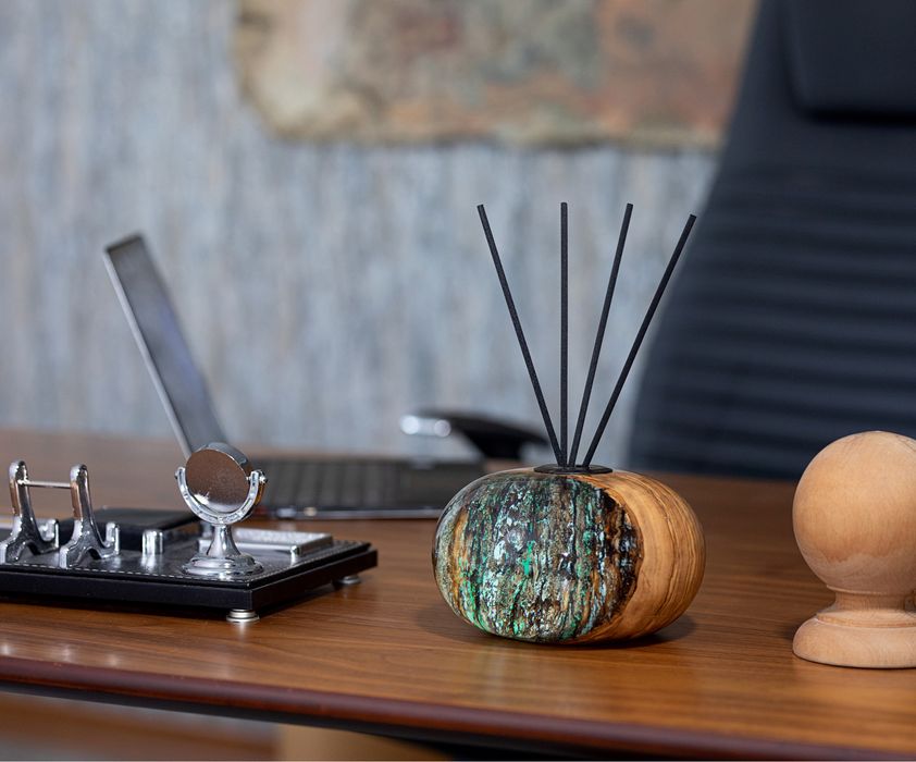 Аромадиффузоры из натурального дерева и эпоксидной смолы BioSy