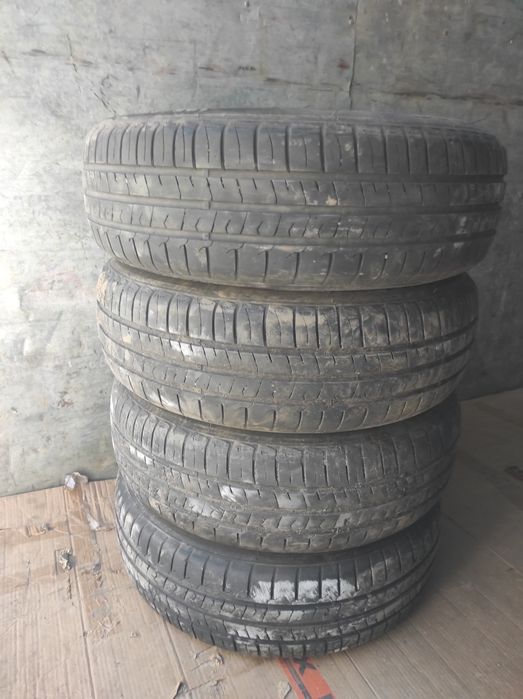 Продам комплект резины