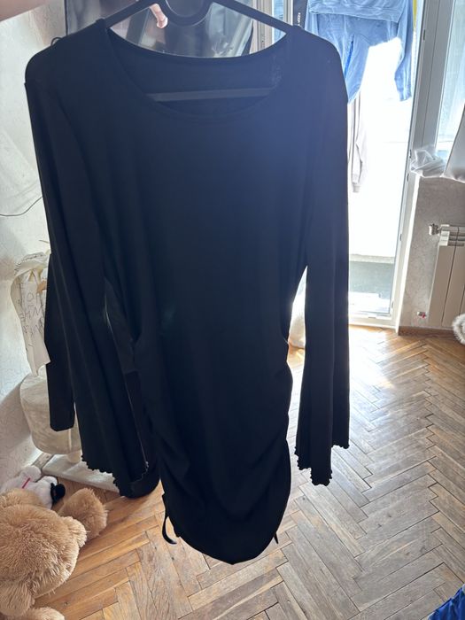 Чисто нови рокли и горница