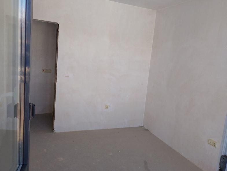 Продава се Тристаен апартамент в Варна, Левски - 82 кв.м за 2671 €/кв.м - Снимка #3