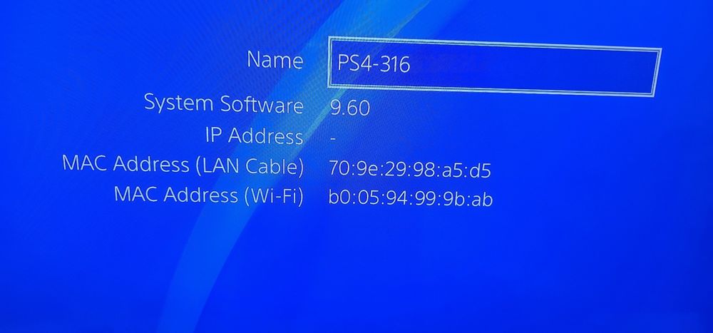 PlayStation 4 cu 2 manete și joc GTA V nou ,hard disk 500Gb