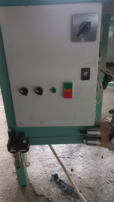 Машина за скосяваненан и окрайчване на точен размер за рамки на пчелар