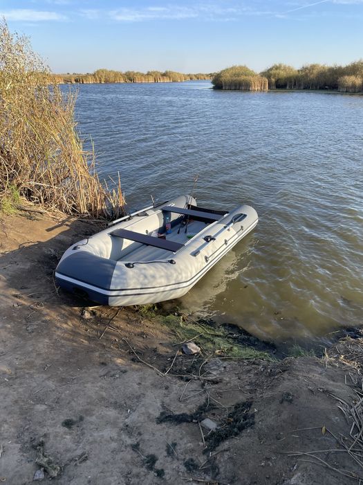 Продам лодку ПВХ с мотором
