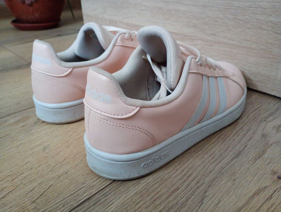 Маратонки Adidas 42 номер