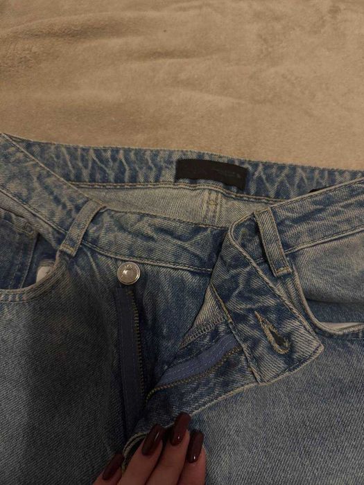 Два чифта дънки - Zara и Sinsay