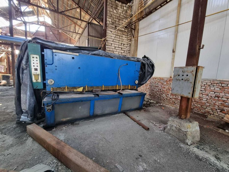 Utilaje metal: abkant, ghilotina, calandru roluit tabla 30mm