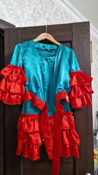 Продам новогодние костюмы