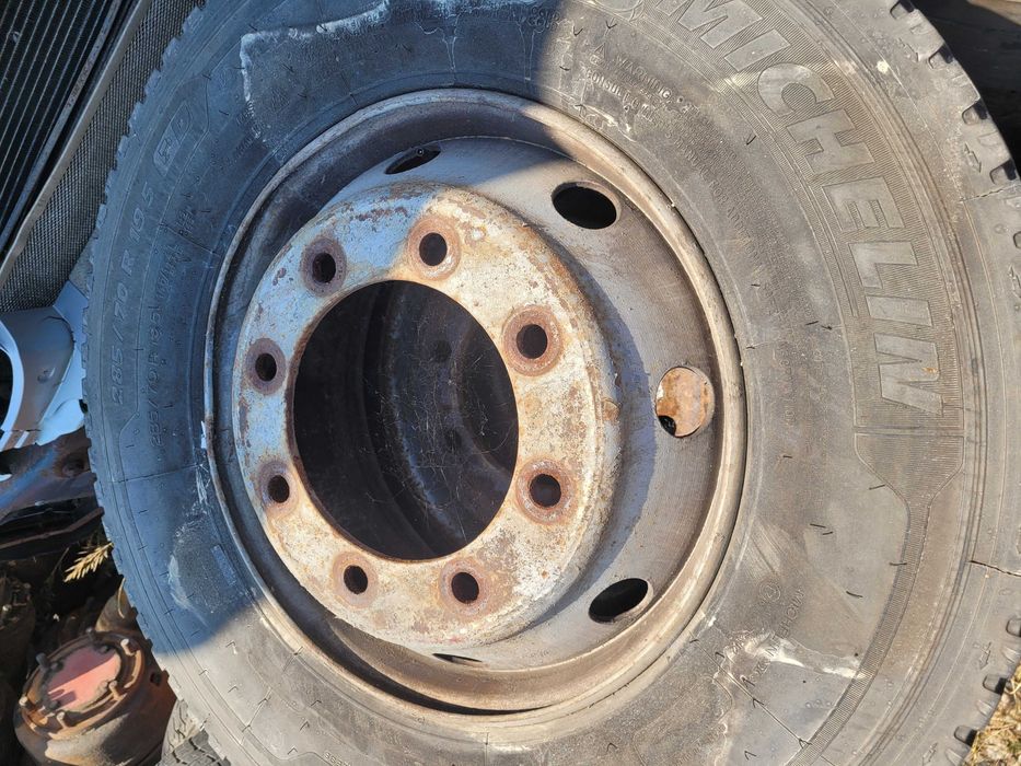 Roti jante cu 8 gauri anvelope 265/70R19.5 si 285/70r19.5