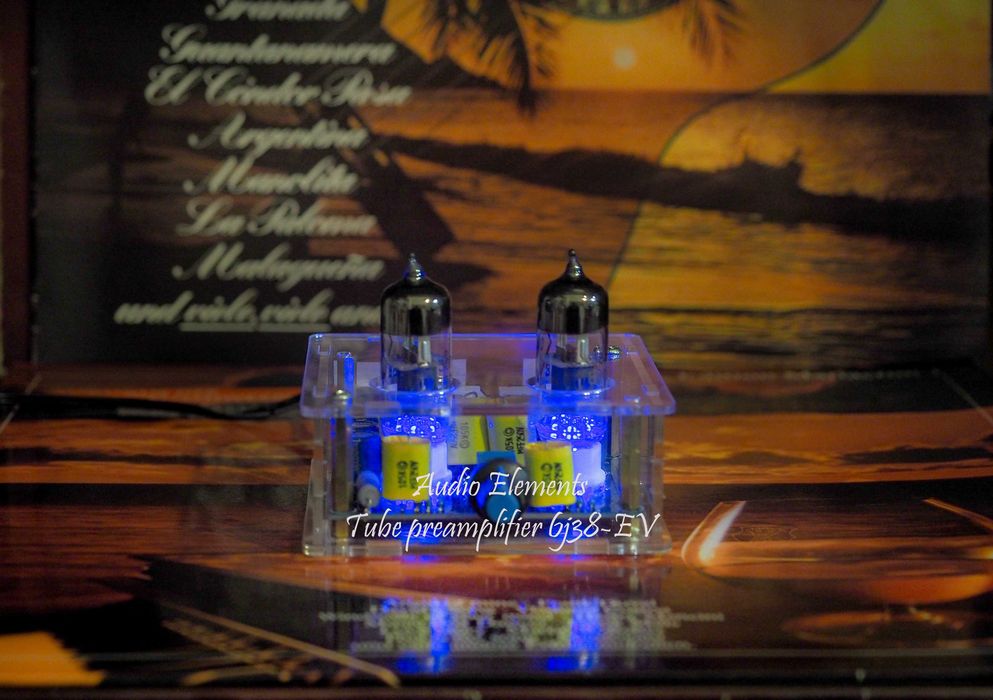 ЛАМПОВ Предусилвател /усилвател/ FEVER 6J38 TUBE PREAMP AMPLIFIER