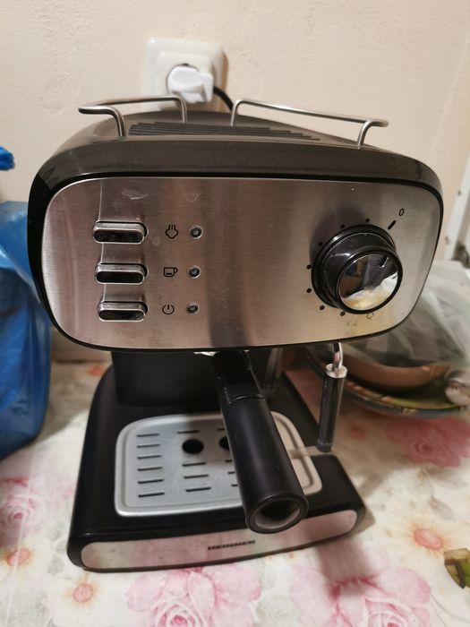 Vand espressor Heinner Black Boutique aproape nou