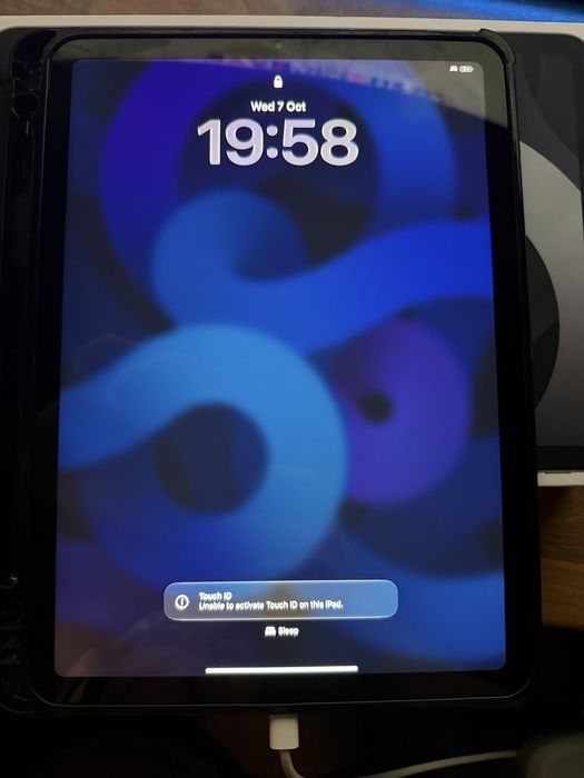 iPad Air 4 (2020) 64GB Wi-Fi Space Gray – Funcționează Perfect