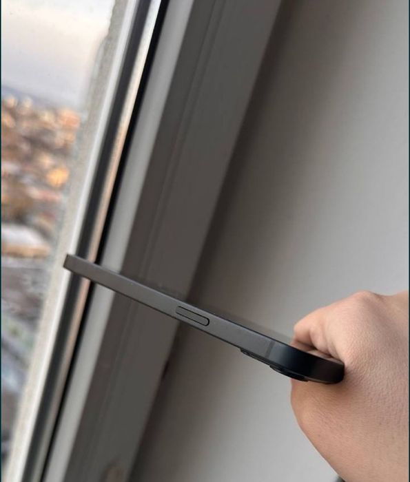 Срочно продам айфон 13 128гб