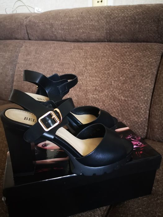 Босоножки кожаные