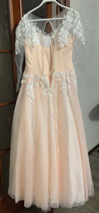 Срочно продам праздничное платье