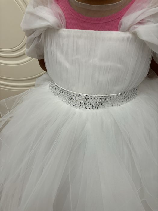 Продам десткое нарядное платье