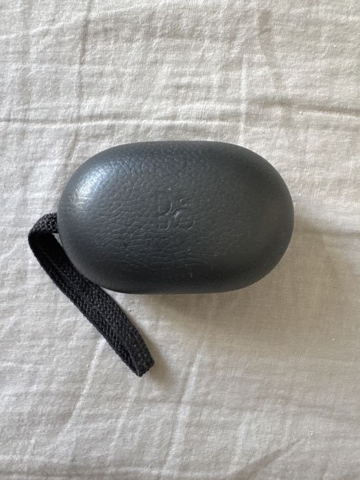Bang Olufsen E8 слушалки