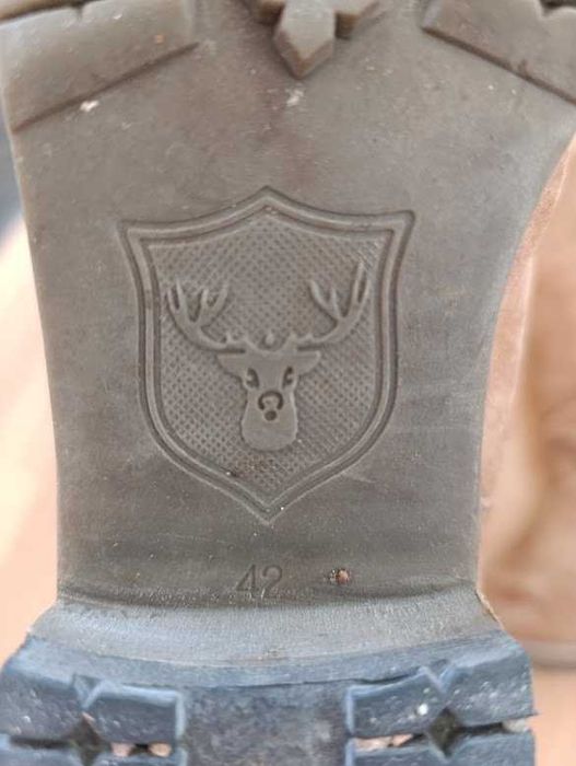 Нови високи ботуши 41-42номер за пухкаво краче