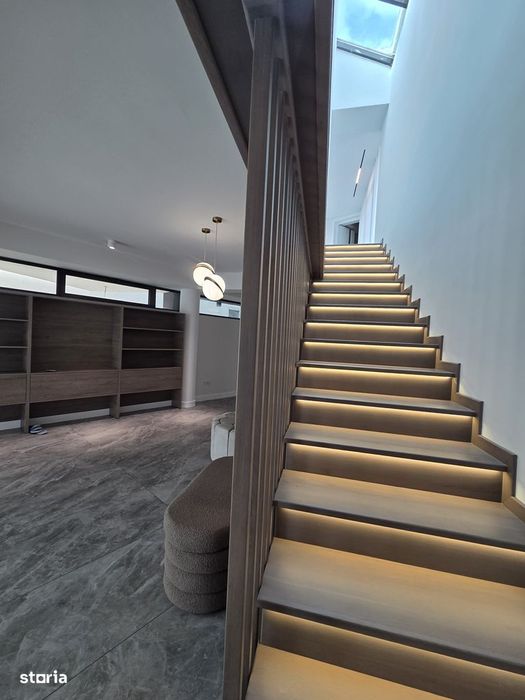 Vilă cu arhitectură futuristă și design avangardist la Cheie