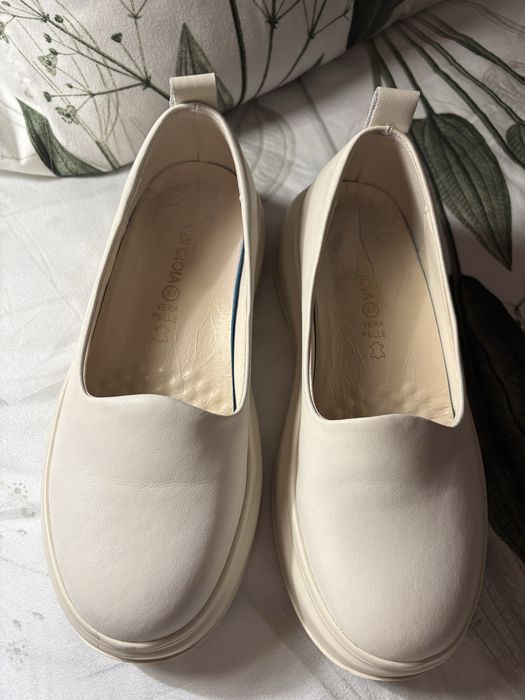 Pantofi din piele Luca di Gioia impecabili