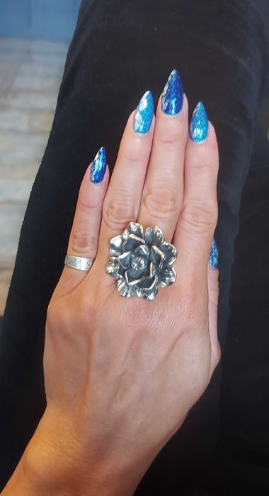 Красив, Масивен пръстен!