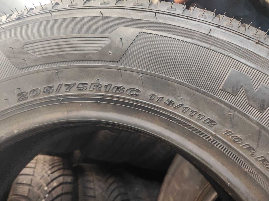 2бр.летни гуми 205/75/16C Nexen