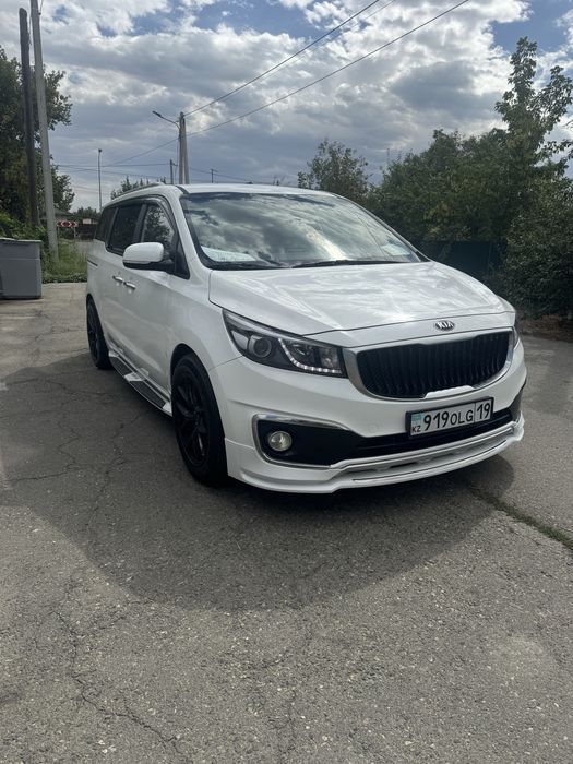 Kia Carnival 9 местный