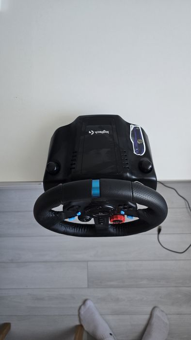 Logitech G29- Волан, педали и скоростен лост
