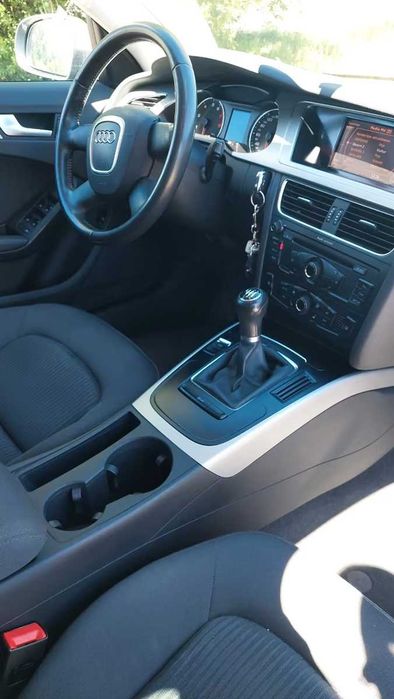 AUDI A4 2011 — imagine 2