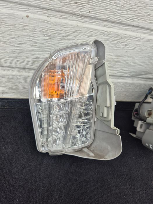 Lumini de Zi/Semnalizare Toyota Prius Plus. 2012-2015. Volan stinga.