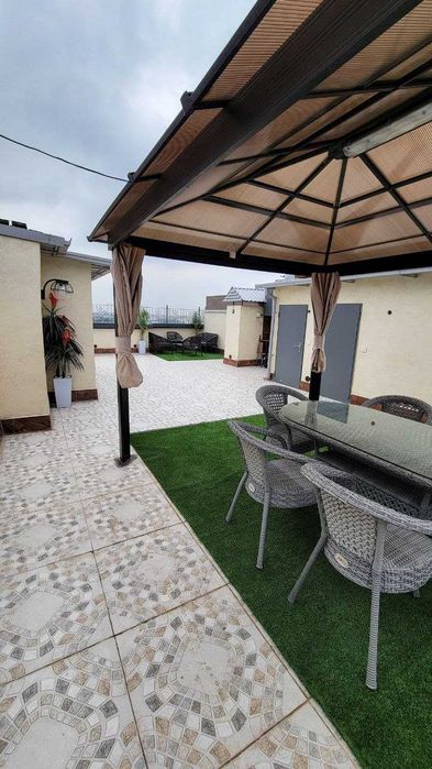 Новостройка с террасой, 3/10/10, Ор-р: Мечеть Минор