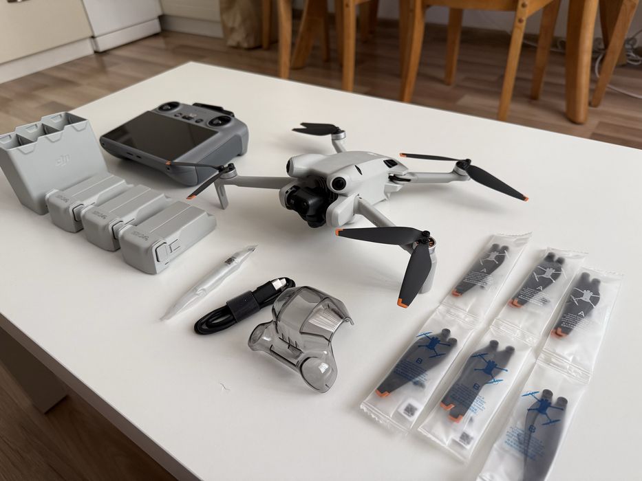 DJI Mini 4 Pro RC2