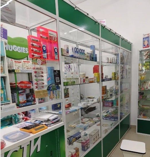 Витрина стеклянная