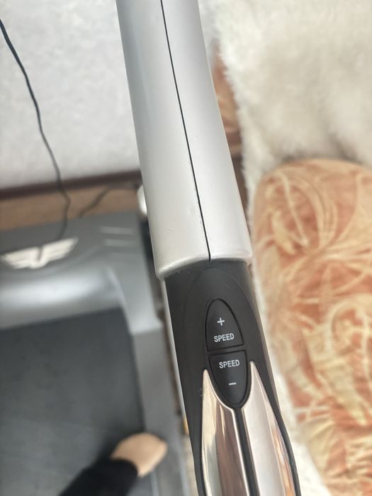 Продам беговую дорожку