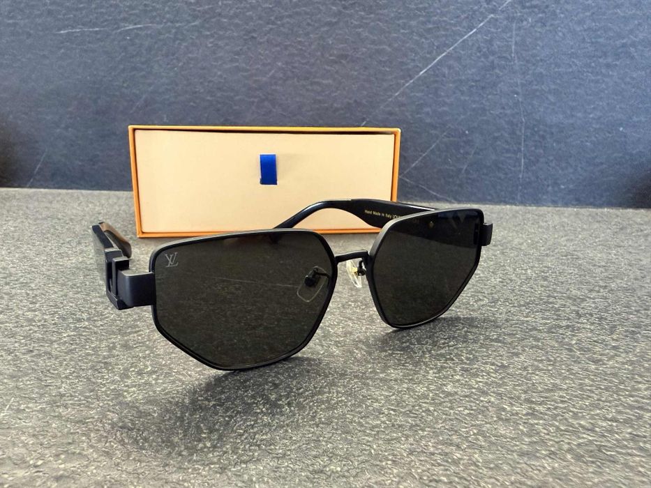 Продавам слънчеви очила Louis Vuitton  LV Cartier, Burberry  Miu Miu