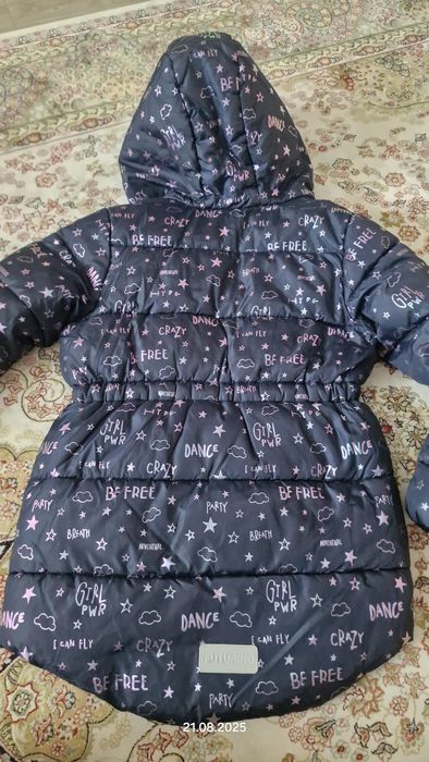 Продам теплую куртку на девочку