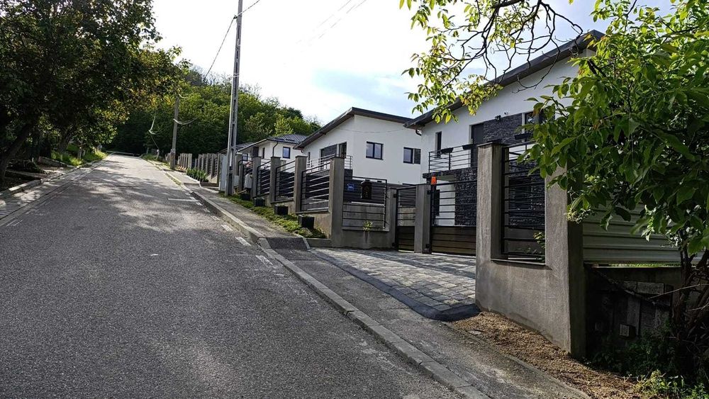 Case noi la liziera pădurii în Argeșelu, la 10 minute de Pitești