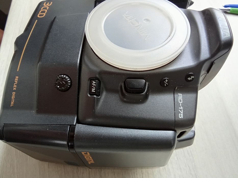 Camera digitala foto, Aparat foto