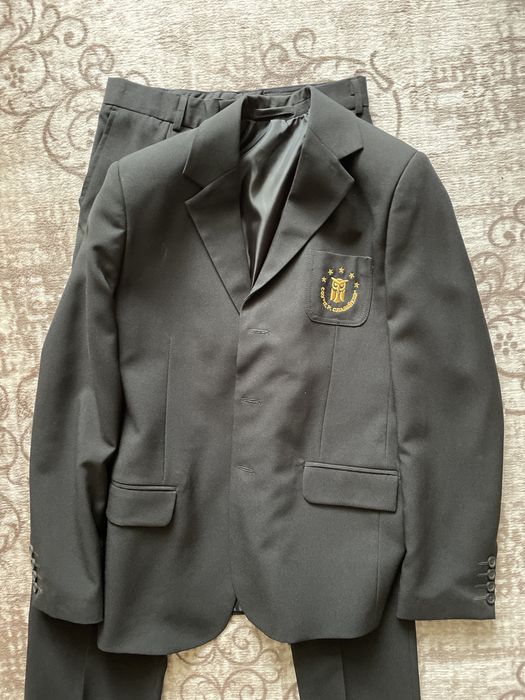 Униформа Мъжки екип костюм с емблема  П.Р.Славейков
