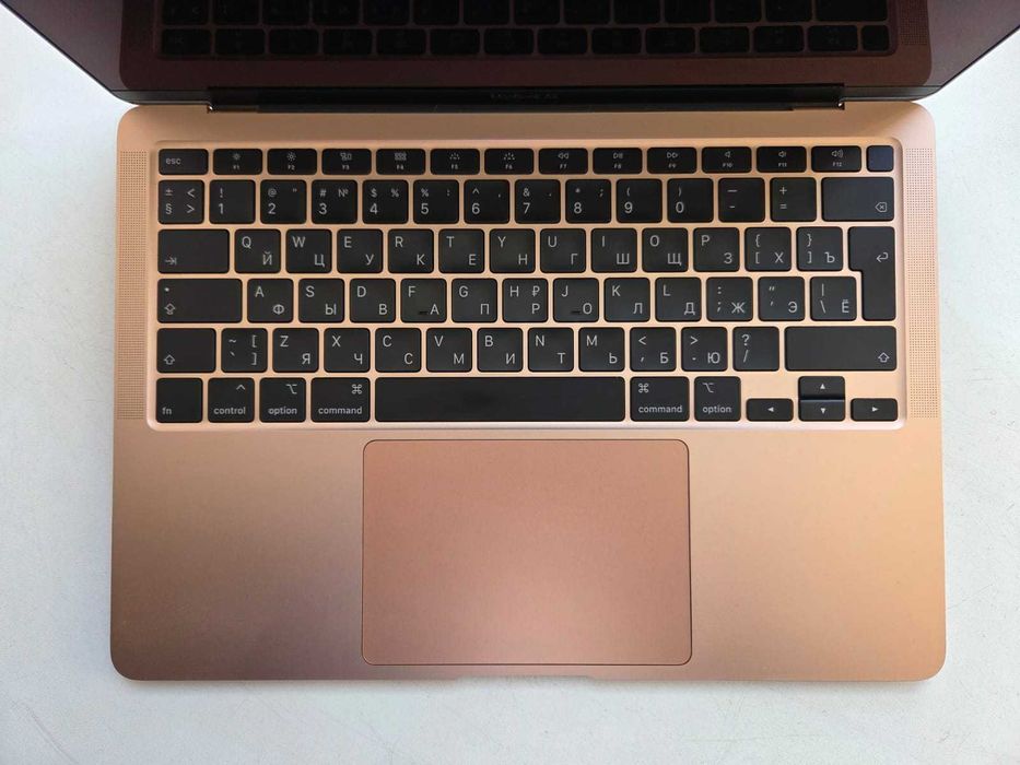 Продам Macbook Air 2020/ 256gb, intel i3, 8gb