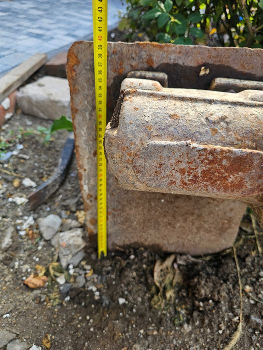 Menghina 120 mm cu banc de lucru și picior fixare.