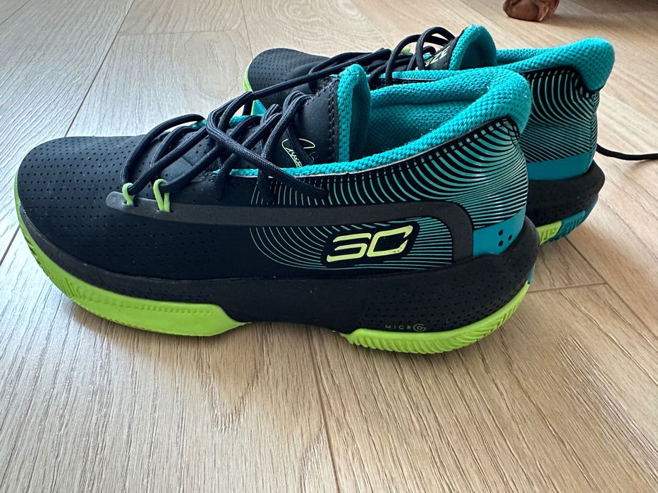 Продавам Чисто нови маратонки Under Armour