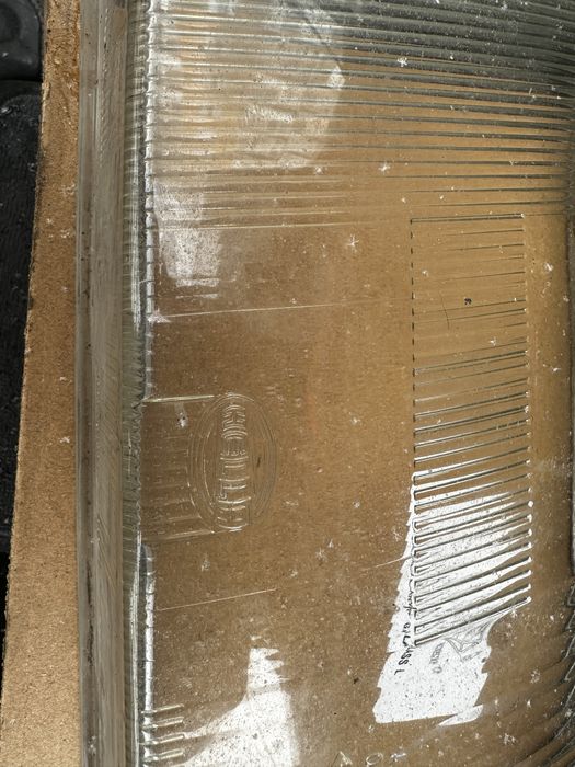 Стекло фар.