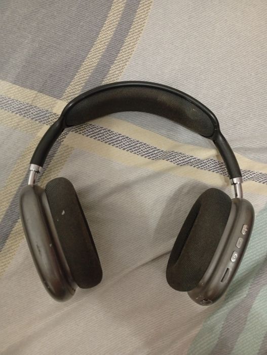 Продам безпроводной наушник