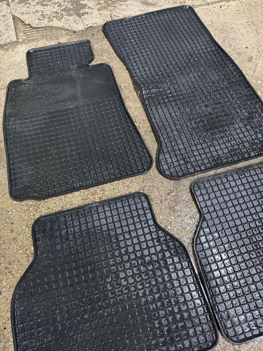 Полик резиновый е39