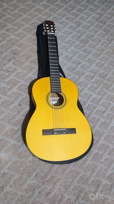 Гитара "Fender" хорошего качества. Почти новая