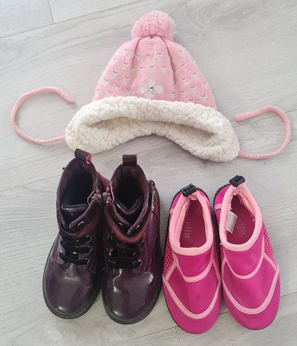 OFERTA! Lot 2 incaltari Fetite 28+ caciula de iarna CADOU