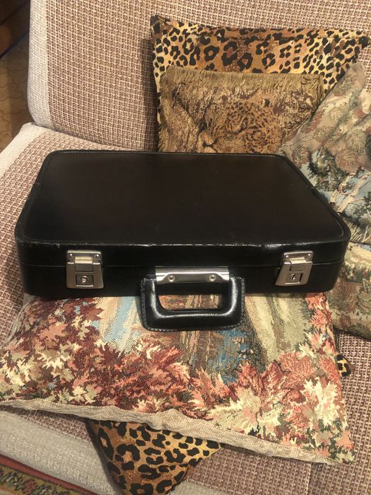 Продаю дипломат, папку- органайзер