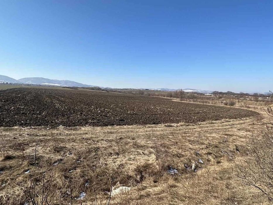 Парцел с лице на път - гр.София