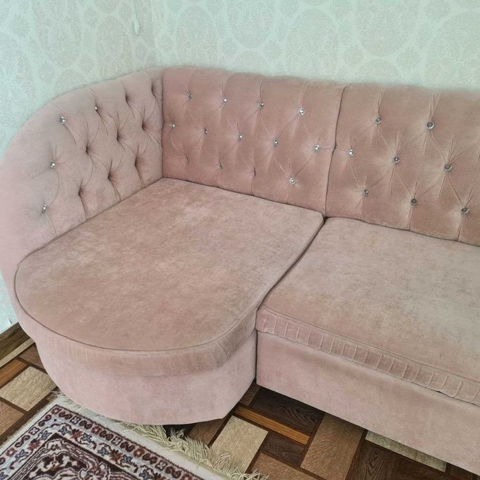 Продам диван в гостиную